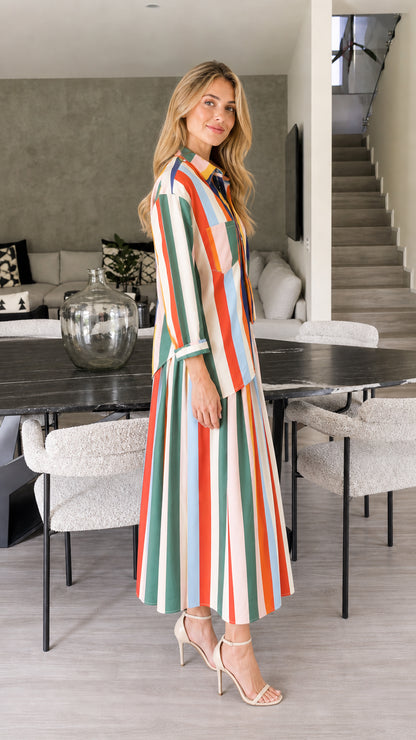 Side profile view of multi-colored striped set