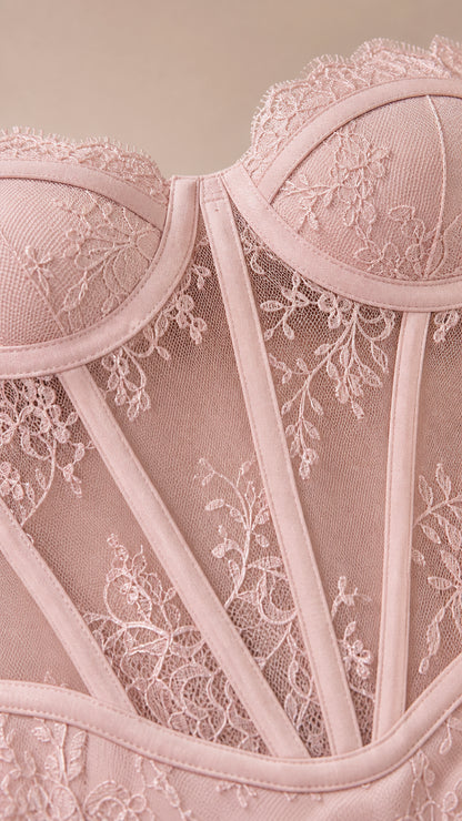 Close-up of the structured lace corset bodice